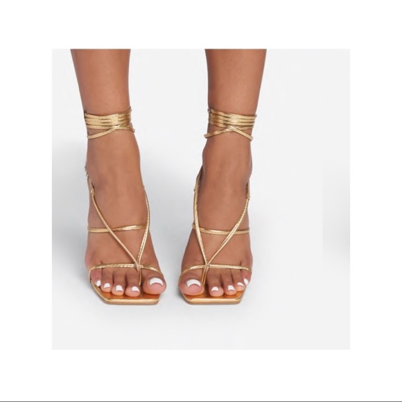 True Square Toe Lace Heel - Picture 4 of 6